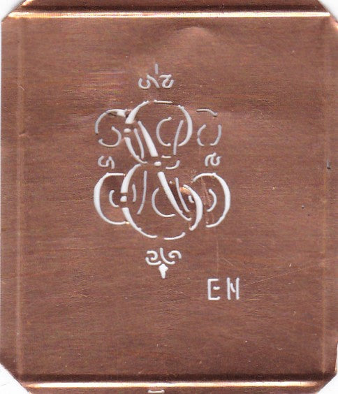 EN - Kupferschablone mit kleinem verschlungenem Monogramm