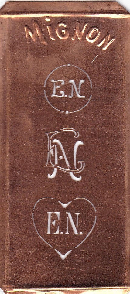 EN - Hübsche alte Kupfer Schablone mit 3 Monogramm-Ausführungen