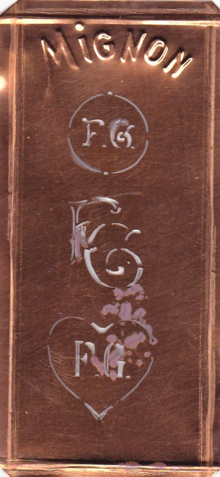 FG - Hübsche alte Kupfer Schablone mit 3 Monogramm-Ausführungen