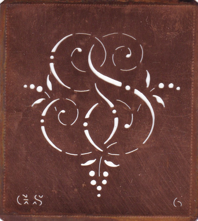 GS - Interessante Monogrammschablone aus Kupferblech