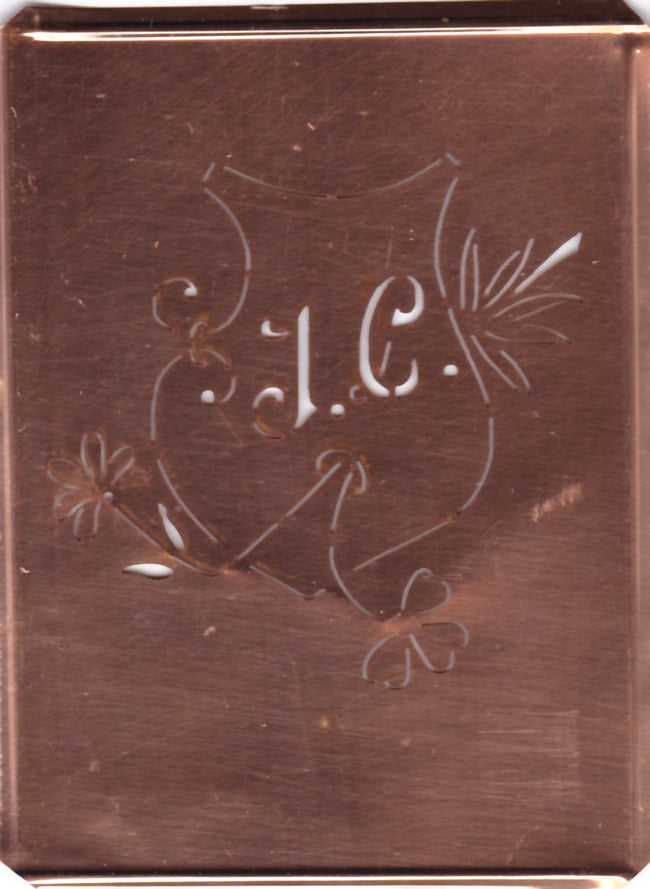 JC - Seltene Stickvorlage - Uralte Wäscheschablone mit Wappen - Medaillon