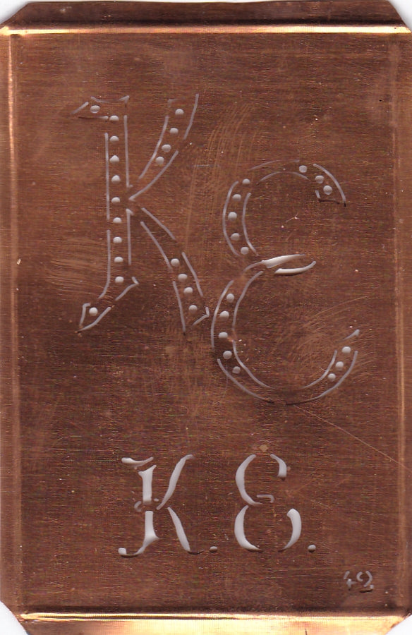 KE - Interessante alte Kupfer-Schablone zum Sticken von Monogrammen
