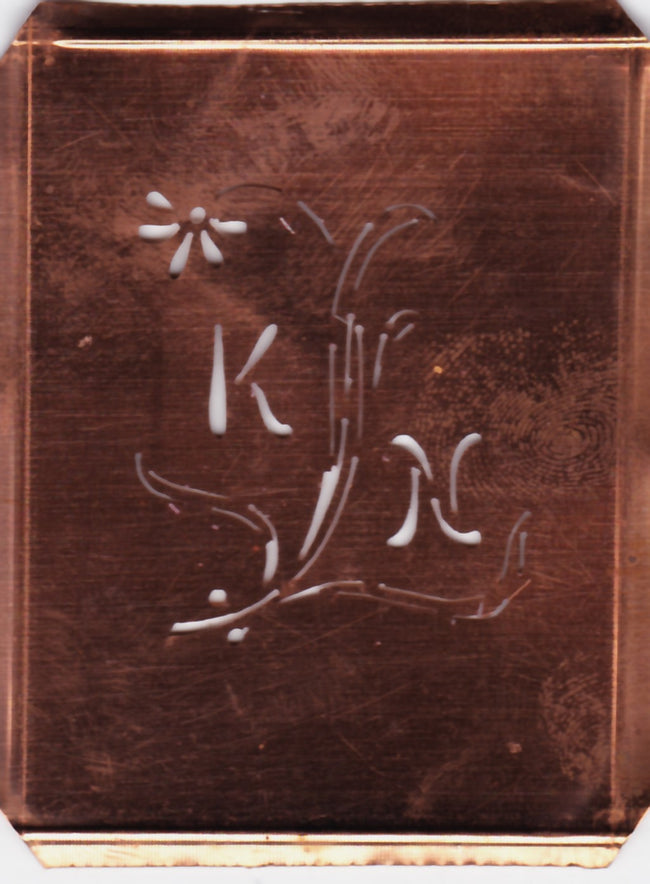 KN - Hübsche, verspielte Monogramm Schablone Blumenumrandung