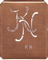 KN - 90 Jahre alte Stickschablone für hübsche Handarbeits Monogramme