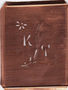 KT - Hübsche, verspielte Monogramm Schablone Blumenumrandung
