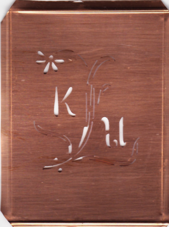 KU - Hübsche, verspielte Monogramm Schablone Blumenumrandung