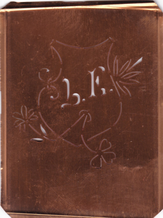 LE - Seltene Stickvorlage - Uralte Wäscheschablone mit Wappen - Medaillon