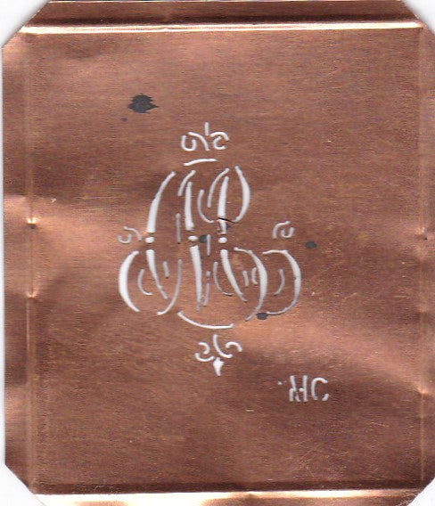 MC - Kupferschablone mit kleinem verschlungenem Monogramm