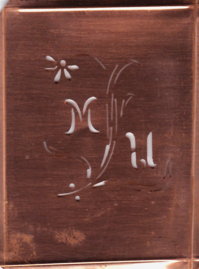 MU - Hübsche, verspielte Monogramm Schablone Blumenumrandung