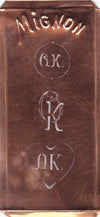 OK - Hübsche alte Kupfer Schablone mit 3 Monogramm-Ausführungen
