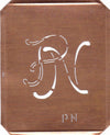 PN - 90 Jahre alte Stickschablone für hübsche Handarbeits Monogramme