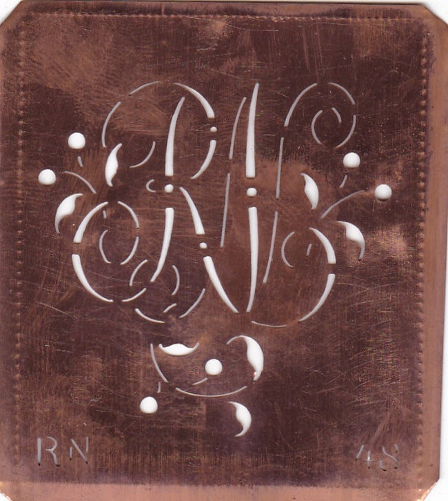 RN - Alte Schablone aus Kupferblech mit klassischem verschlungenem Monogramm 