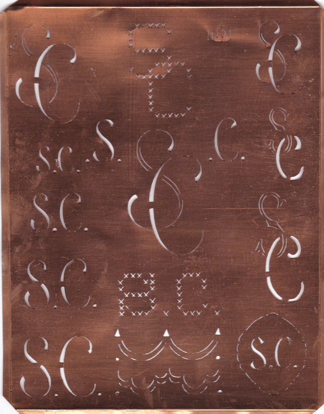 SC - Große attraktive Kupferschablone mit vielen Monogrammen
