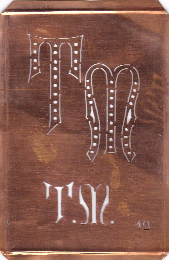 TM - Interessante alte Kupfer-Schablone zum Sticken von Monogrammen