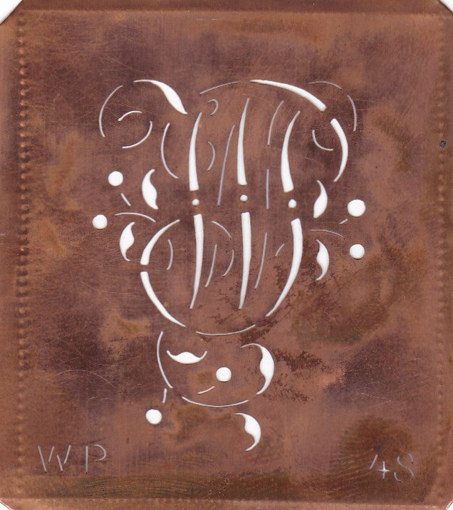 WP - Alte Schablone aus Kupferblech mit klassischem verschlungenem Monogramm 