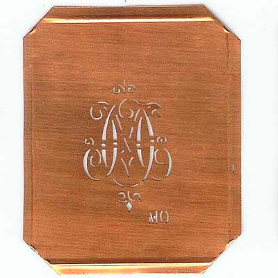 MO - Kupferschablone mit kleinem verschlungenem Monogramm