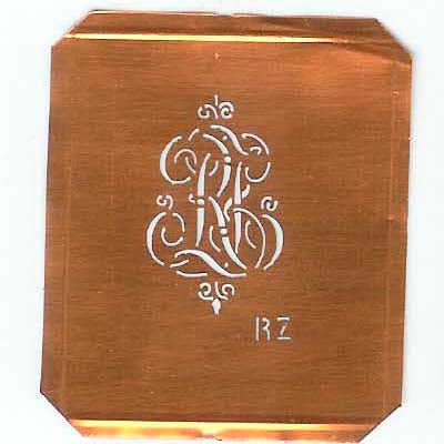 RZ - Kupferschablone mit kleinem verschlungenem Monogramm